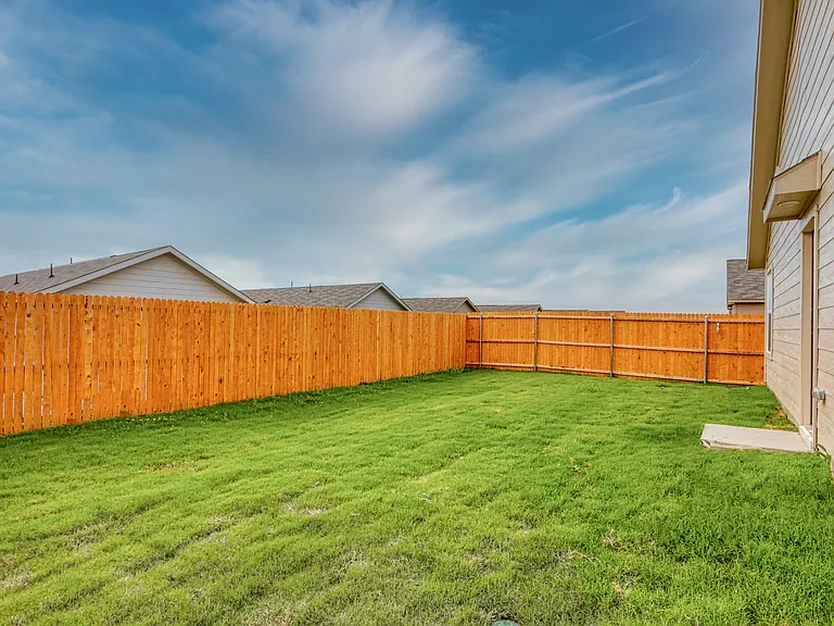 803 Ginkgo Way — Photo 4