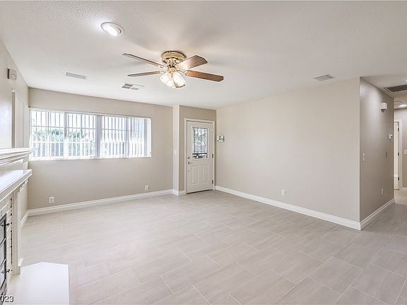 5th image of 3075 Woods Dr