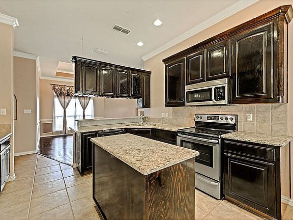 3rd image of 6101 Rockby Ct