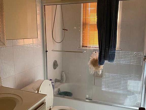 4th image of 113 Park Ave #2A