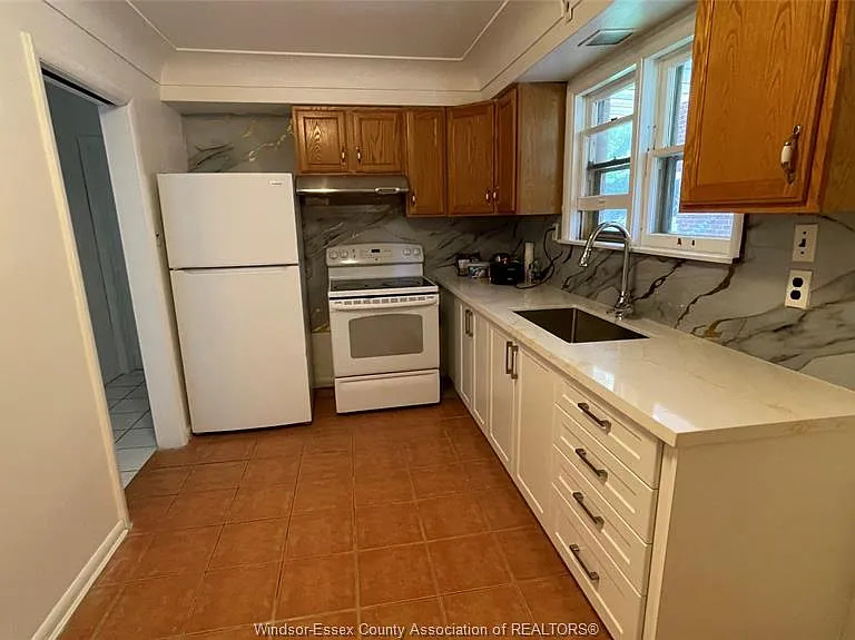 787 Campbell Ave #1 & 2 — Photo 2