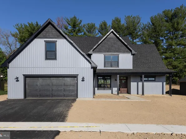 79 Haskell Dr, Martinsburg, WV 25404