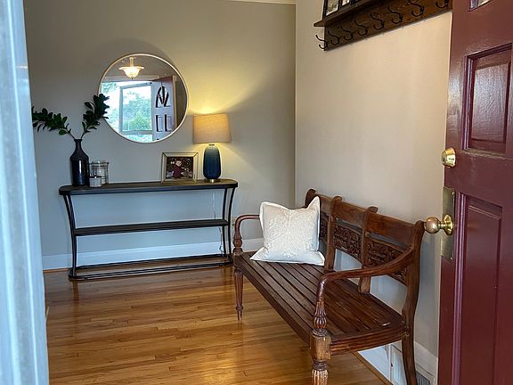 Xtra wide entry and hallway