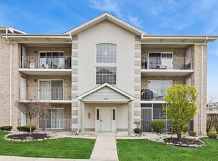 9130 W 95th St APT 1B, Hickory Hills, IL