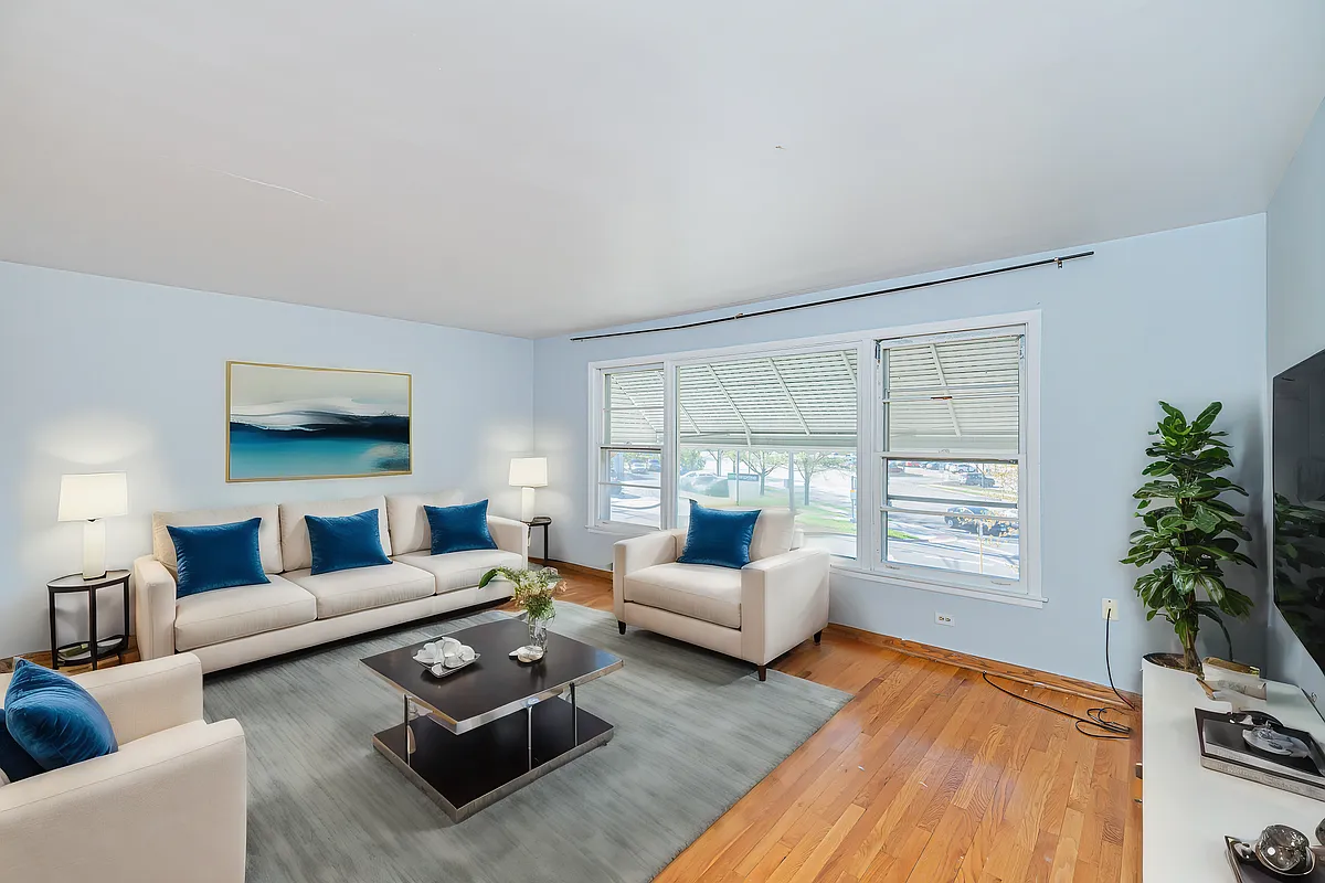 Building Photo - 2320 Oakton St #2