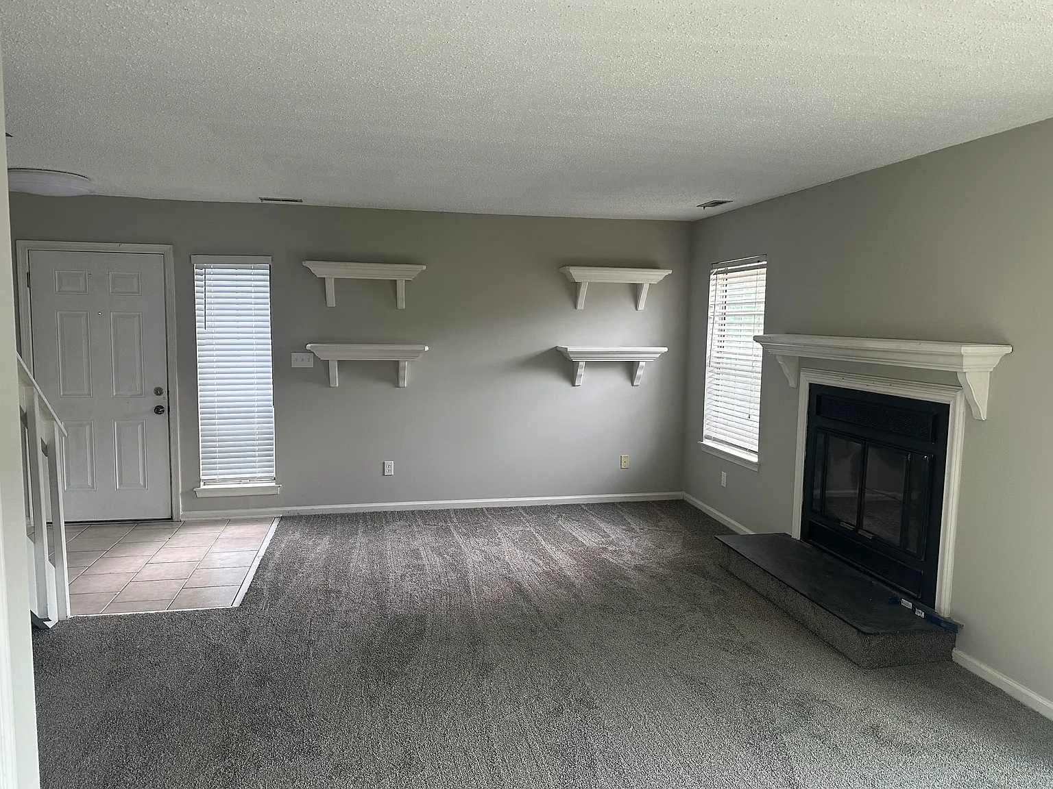 2 bed, 1256 sqft, $2,050 — Photo 2