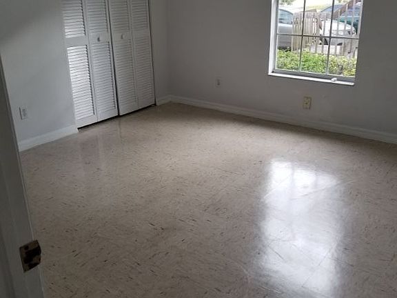 5th image of 27717 Tennessee St