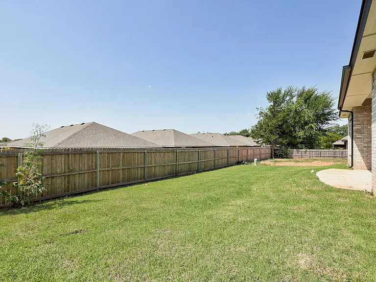 2712 Dunham Dr — Photo 48