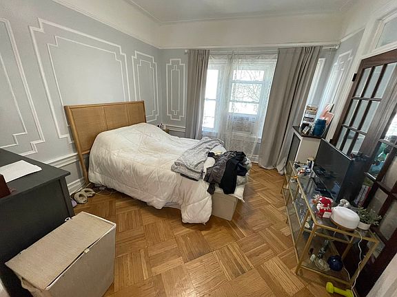 4th image of 2127 35th St #3