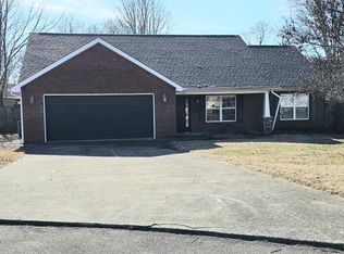 1557 Cavalier Dr, Maryville, TN 37803