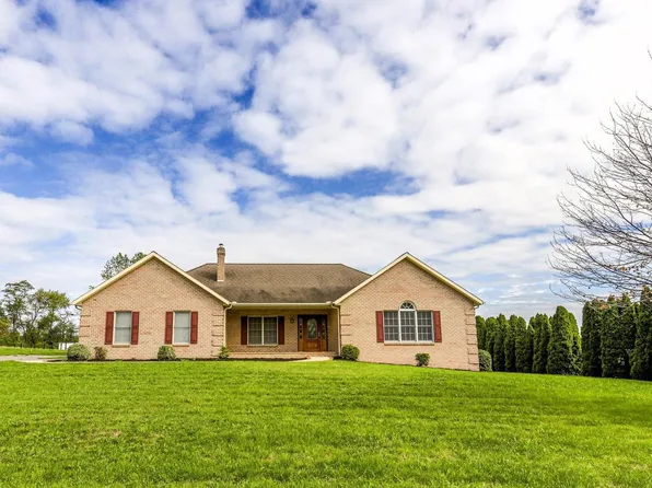 5059 Buchanan Trl W, Greencastle, PA 17225