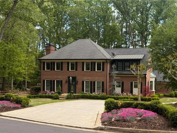 5790 Heards Forest Dr, Sandy Springs, GA 30328