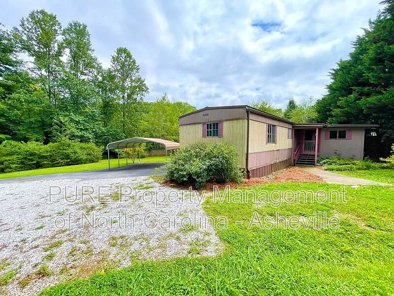 3 bed, 2.0 bath, 900 sqft, $1,345 — Photo 2