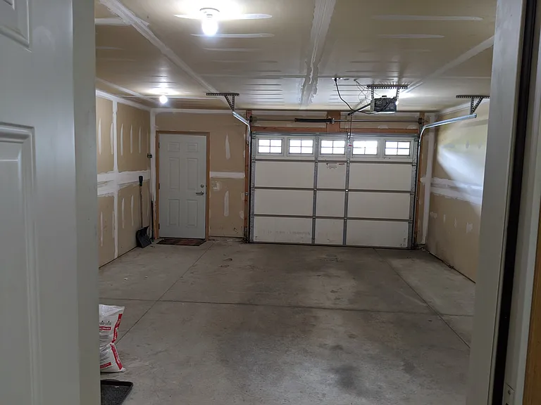 5733 Lexington St — Photo 24