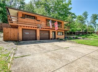 134 Admiral Dr, Eastlake, OH 44095