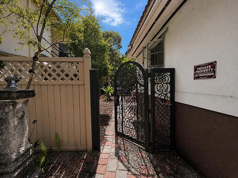 1857 Buchanan St #9 — Photo 2