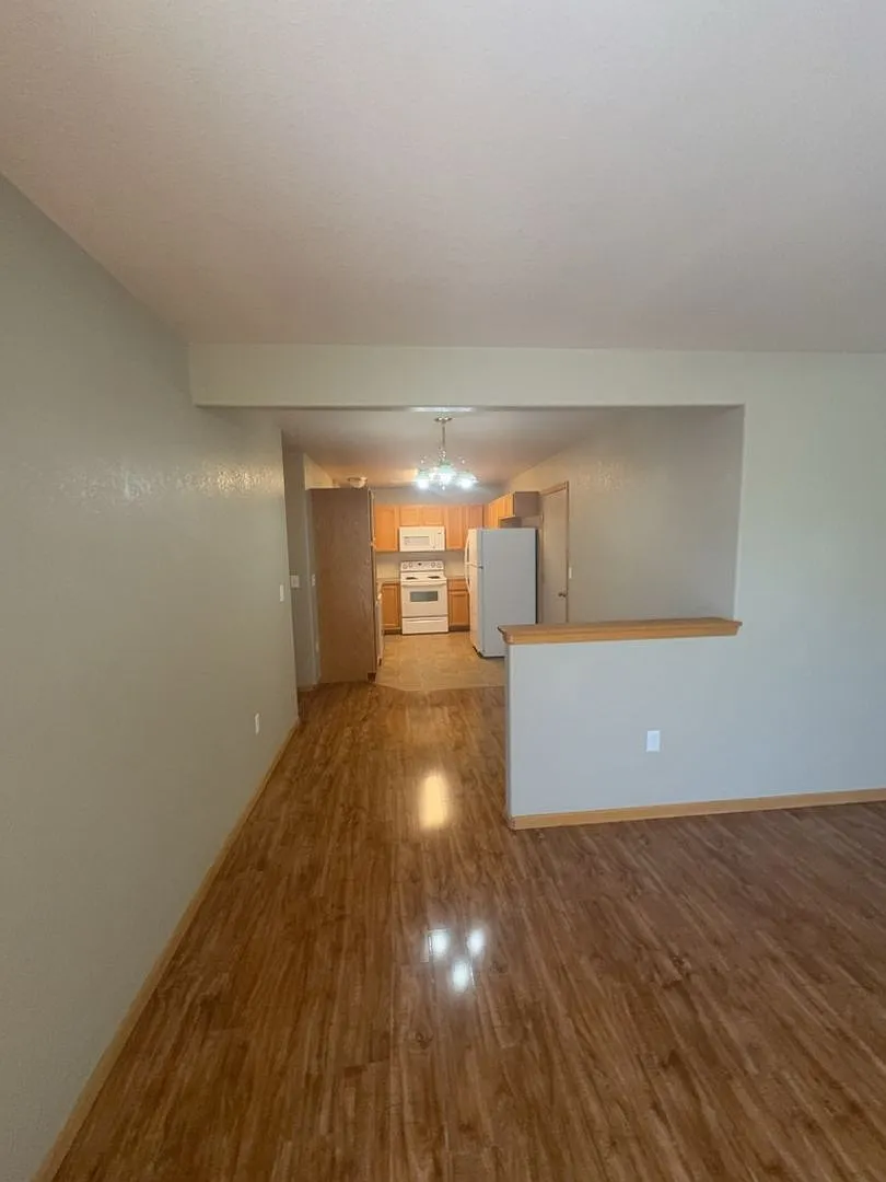$500 Off Rent if Lease Starts by 9/5! — Photo 3