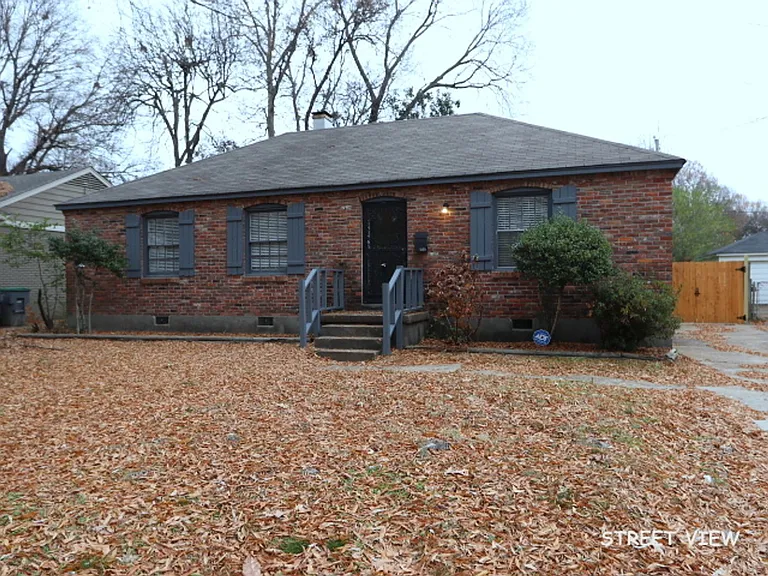 1648 Ivy Rd — Photo 1