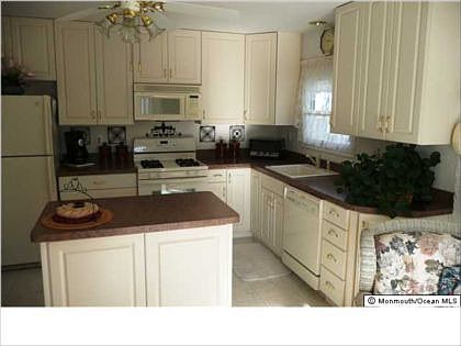 3rd image of 35 Vail St