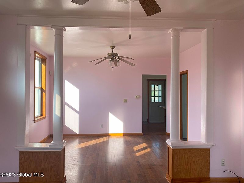 4th image of 338 Melrose Street
