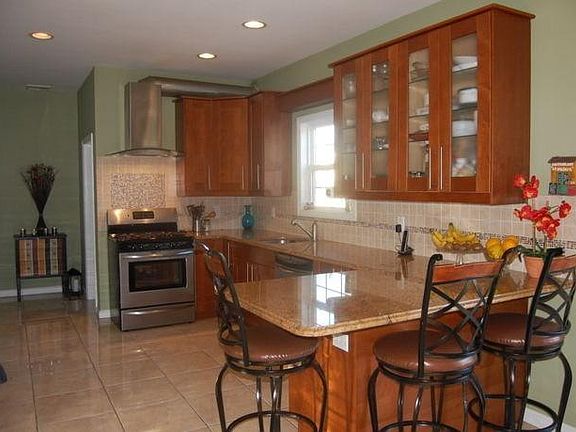 3rd image of 18 Foran Pl