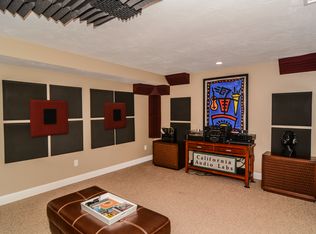 8 Pheasant Hill Ln, Sterling, MA 01564