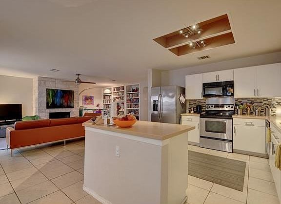 3rd image of 8016 Evadean Cir