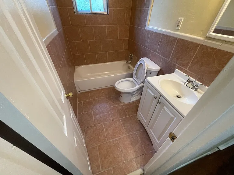 646 Leacrest Ave — Photo 10