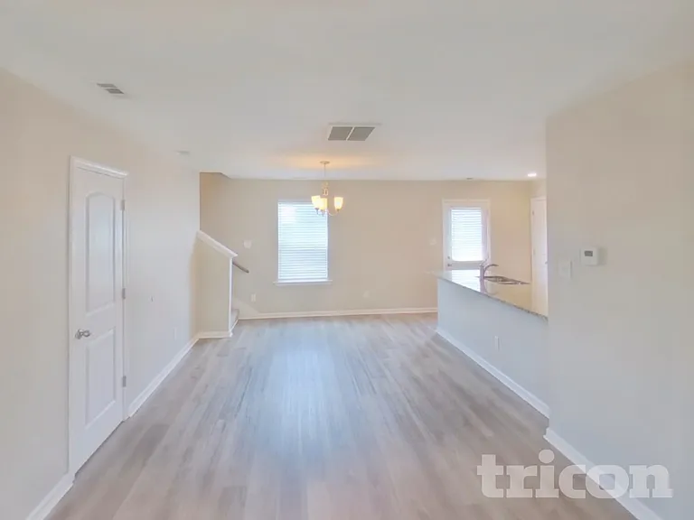 3706 Burdette Way — Photo 4
