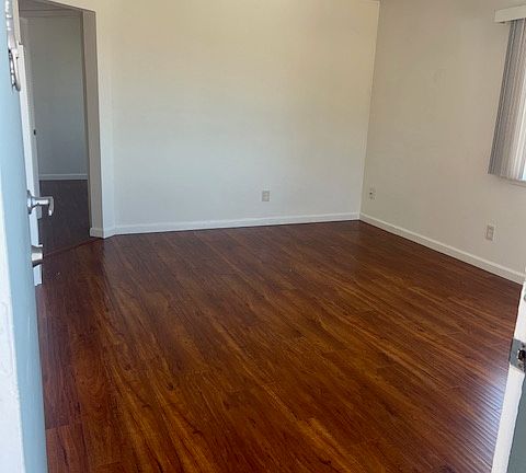 3rd image of 3633 Columbia St #A
