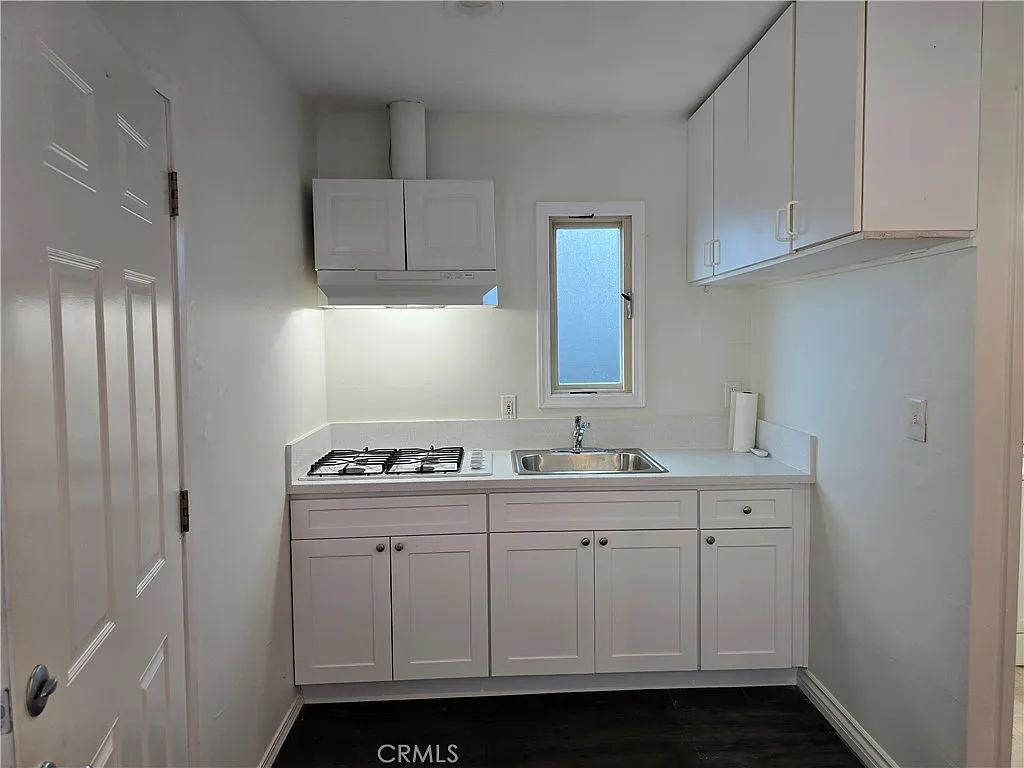 2 bed, 400 sqft, $1,950 — Photo 3
