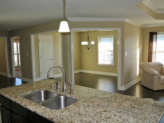 5th image of 108 Meadow Land Dr