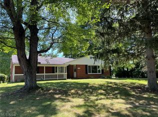 13604 Alexander Rd, Valley View, OH 44125