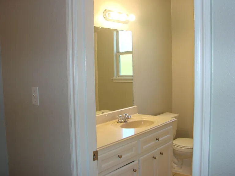 815 Cravens St #B — Photo 58