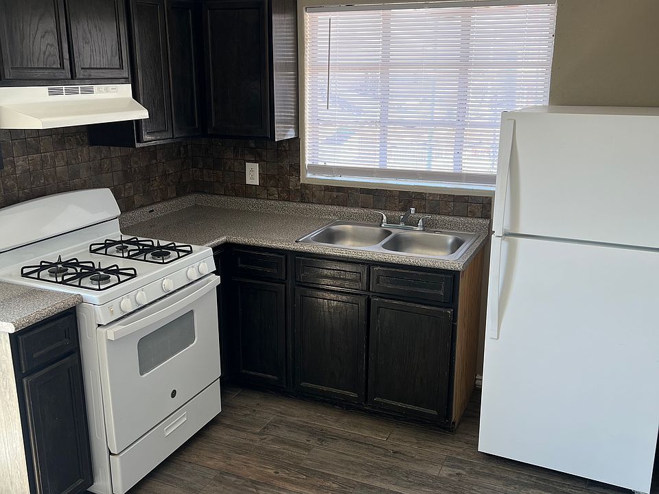 1st image of 534 W Missouri Ave #6