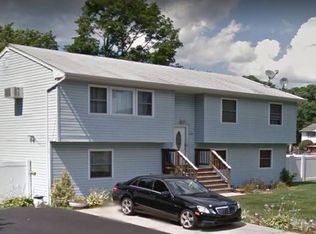 145 Lemon St, Central Islip, NY 11722