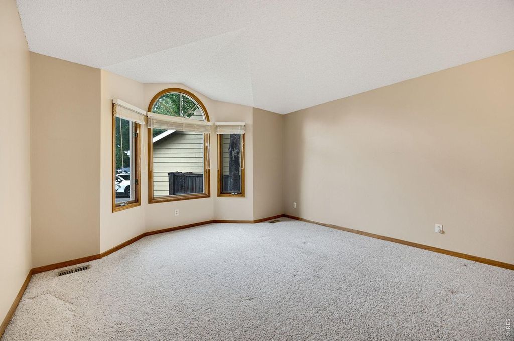 1107 Live Oak Ct