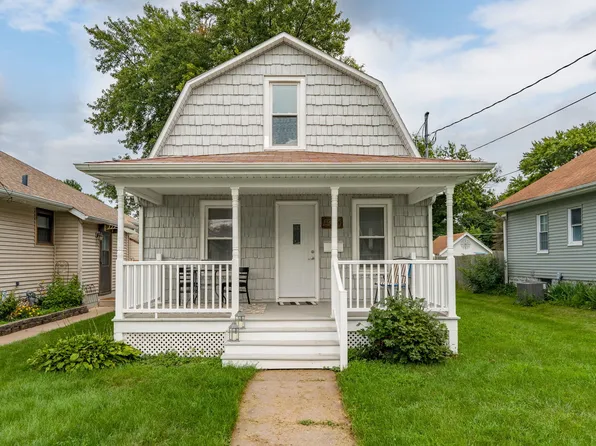 1920 32nd St, Moline, IL 61265