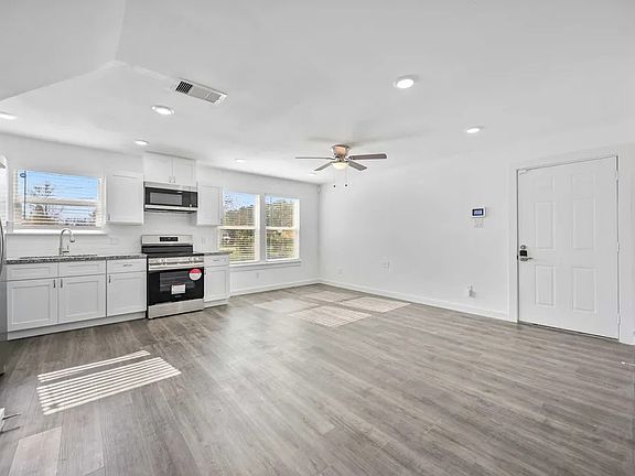 3rd image of 7811 Laura Koppe Rd #B