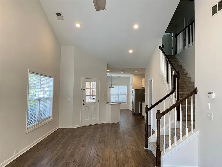 1733 Oakbrook Ln NW #B — Photo 8