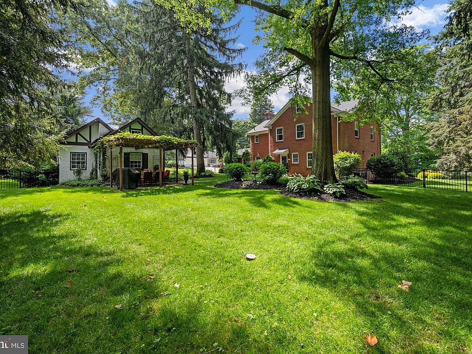 466 Spruce Ln, Woodbury, NJ 08096 | Zillow