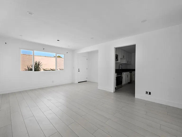 2350 Santa Ana Ave #F — Photo 4