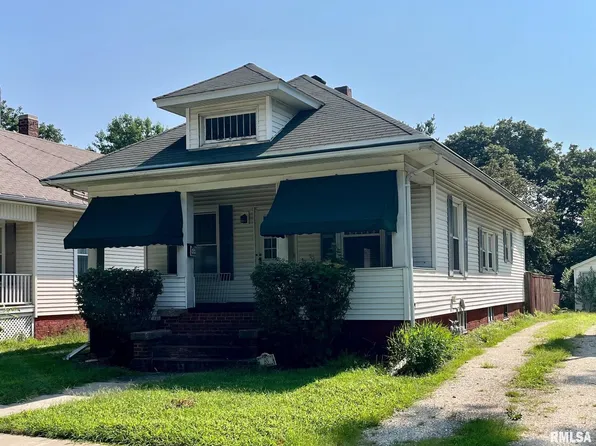 85 Phillips St, Galesburg, IL 61401