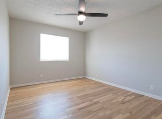 801 N 48th St APT 8, Omaha, NE 68132