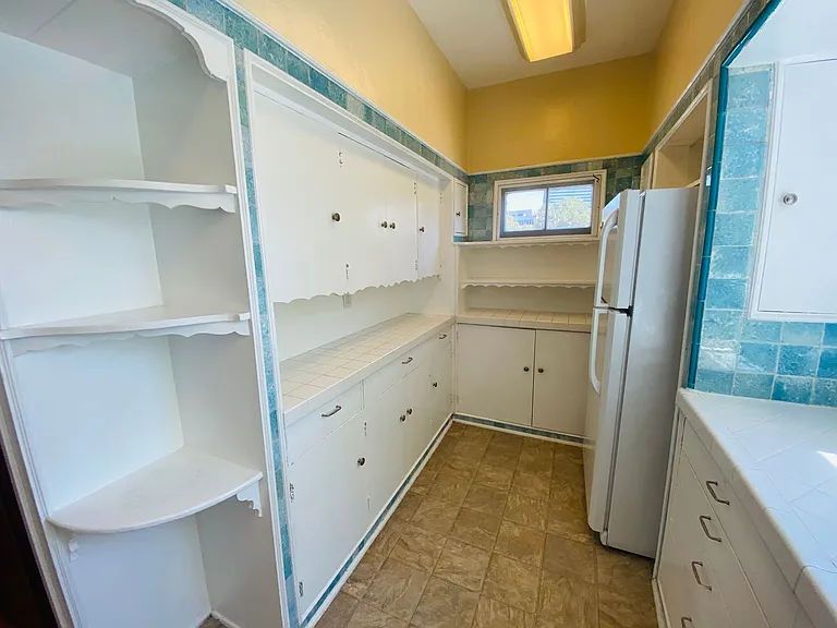6300 W Olympic Blvd — Photo 4