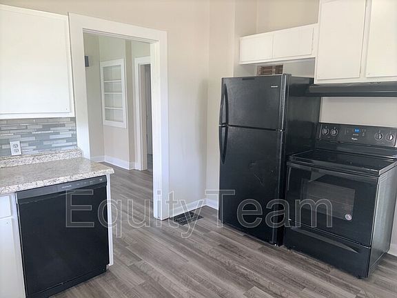 3rd image of 821 Alverno Ave
