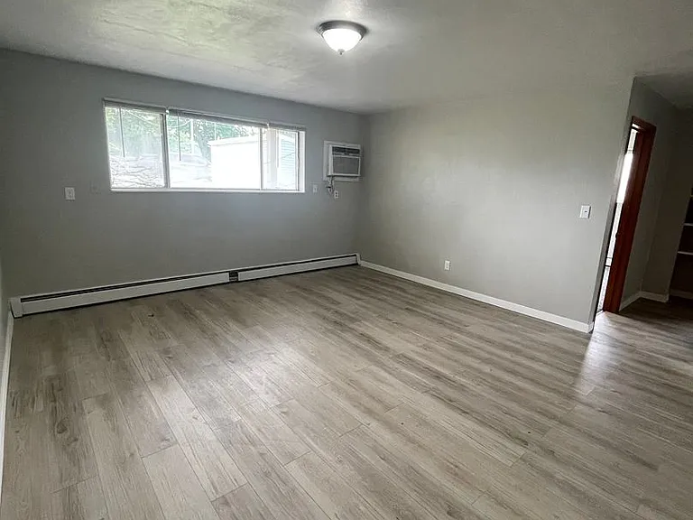 118 E Phillip Ave — Photo 15