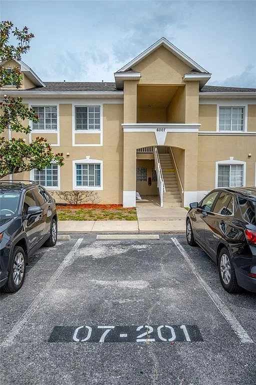 3 bed, 2.0 bath, 1151 sqft, $1,750 — Photo 2