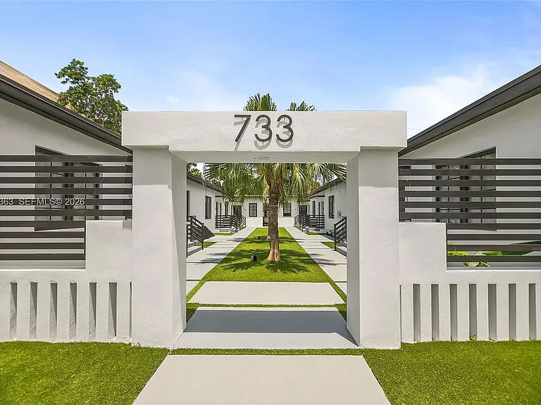 733 Michigan Ave #9 — Photo 9