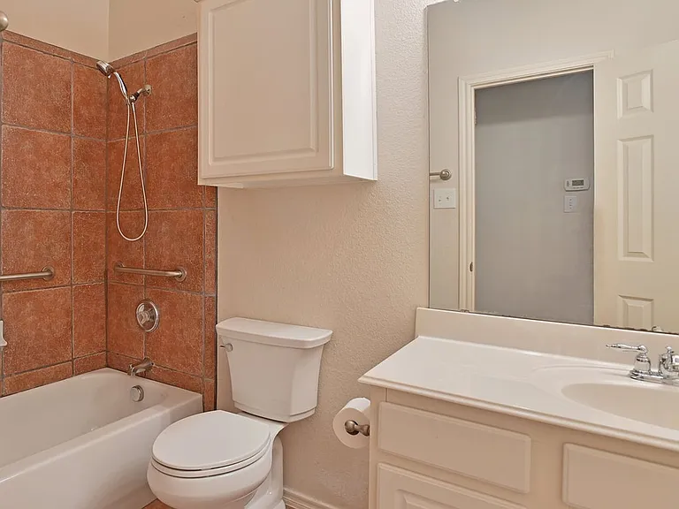 1073 Red Hawk Dr — Photo 22